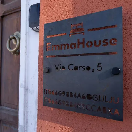 アパート Emmahouse Comfort Al Centro Assunta スルモナ