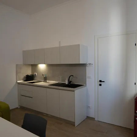 Emmahouse Comfort Al Centro Assunta アパート スルモナ